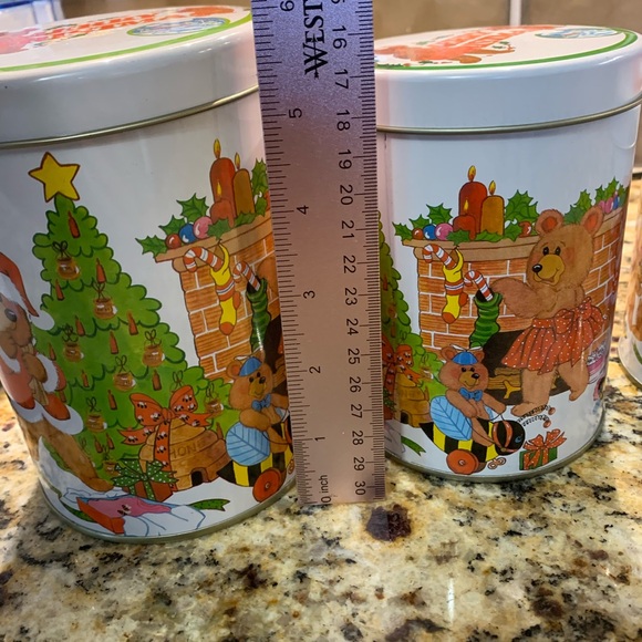 VTG Christmas Bear Holiday stackable storage tin set of 3 1980’s - Picture 5 of 7